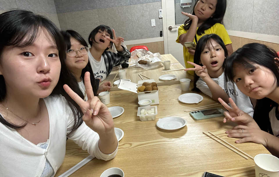 elementary 2 image 02