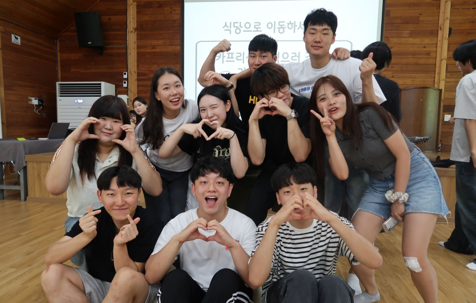 youngAdults image 04